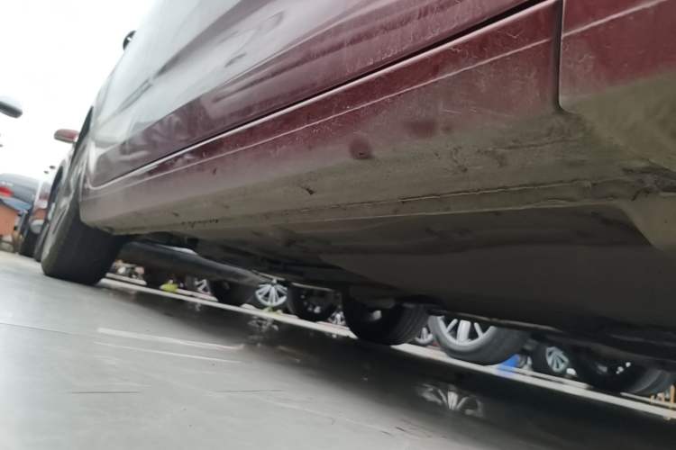 Used Chevrolet Monza 2020 Light Hybrid RS 330T Automatic Comfort Edition Right Side Sill