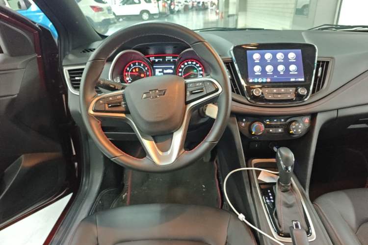 Used Chevrolet Monza 2020 Light Hybrid RS 330T Automatic Thrill Edition Steering Wheel