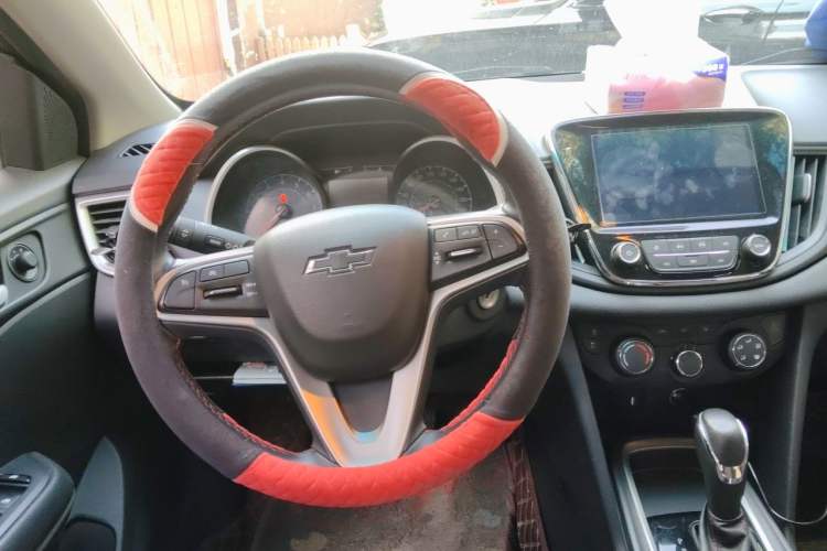 Used Chevrolet Monza 2020 Light Hybrid Redline 320T Dual-Clutch Thrilling Edition Steering Wheel