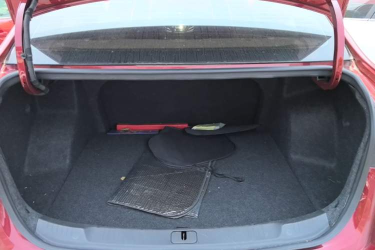 Used Chevrolet Monza 2020 Light Hybrid RS 330T Automatic Comfort Edition Trunk