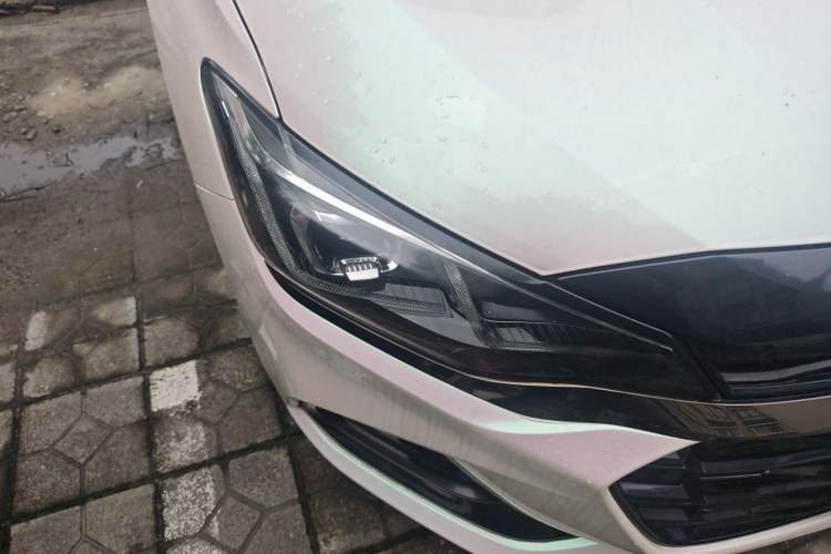 Used Chevrolet Monza 2020 Light Hybrid RS 330T Automatic Comfort Edition Right Front Headlight