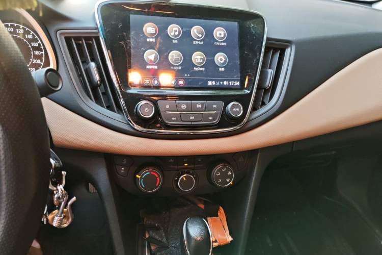 Used Chevrolet Monza 2020 320 Automatic Enjoyment Edition Audio And AC Panel