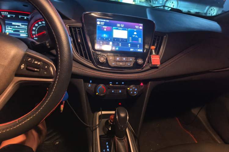 Used Chevrolet Monza 2020 Light Hybrid RS 330T Automatic Comfort Edition Audio And AC Panel