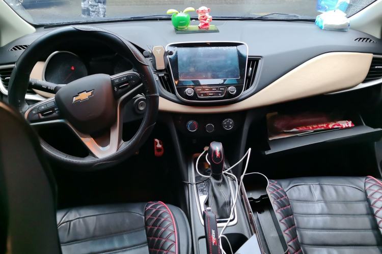 Used Chevrolet Monza 2020 320 Automatic Enjoyment Edition Center Console
