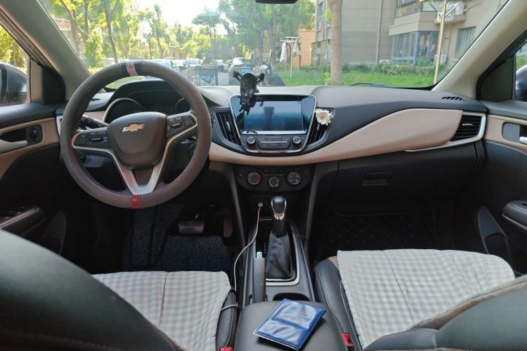 Used Chevrolet Monza 2020 320 Automatic Enjoyment Edition Center Console