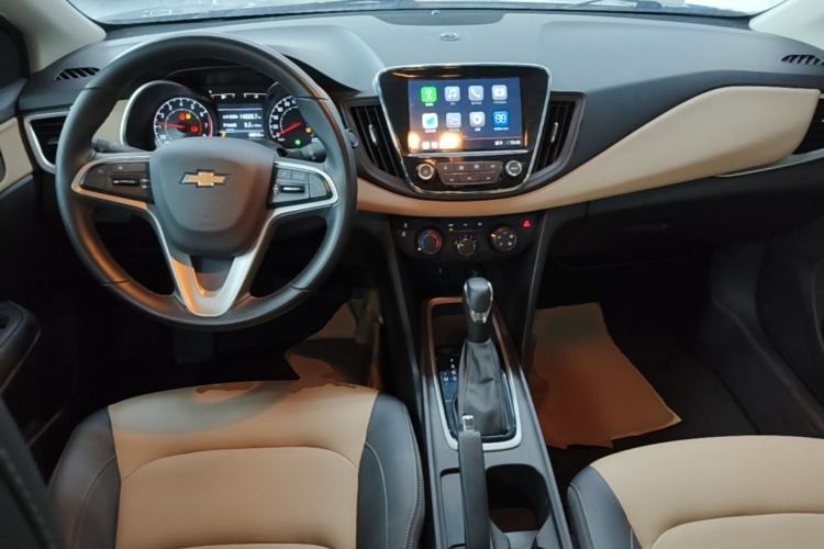 Used Chevrolet Monza 2020 320 Automatic Enjoyment Edition Center Console
