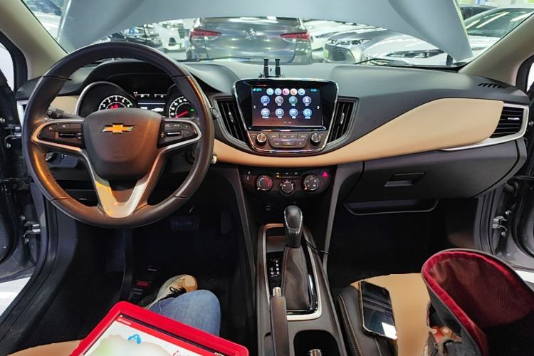 Used Chevrolet Monza 2020 320 Automatic Enjoyment Edition Center Console