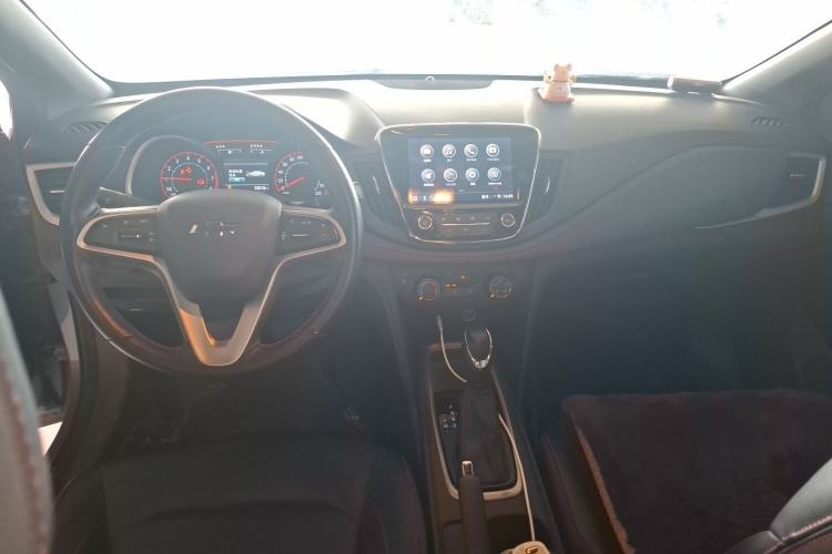 Used Chevrolet Monza 2020 Light Hybrid RS 330T Automatic Comfort Edition Center Console