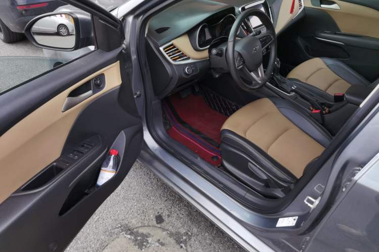 Used Chevrolet Monza 2020 320 Automatic Enjoyment Edition Driver Seat