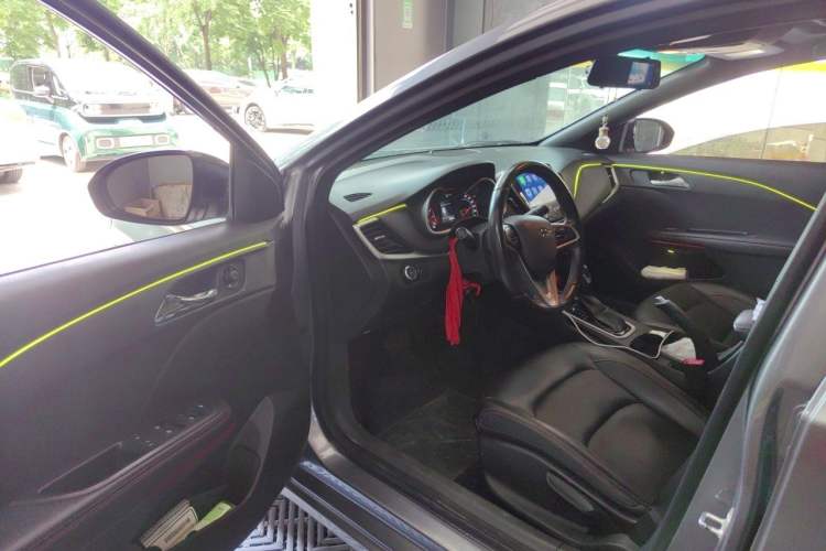 Used Chevrolet Monza 2020 Light Hybrid RS 330T Automatic Comfort Edition Driver Seat