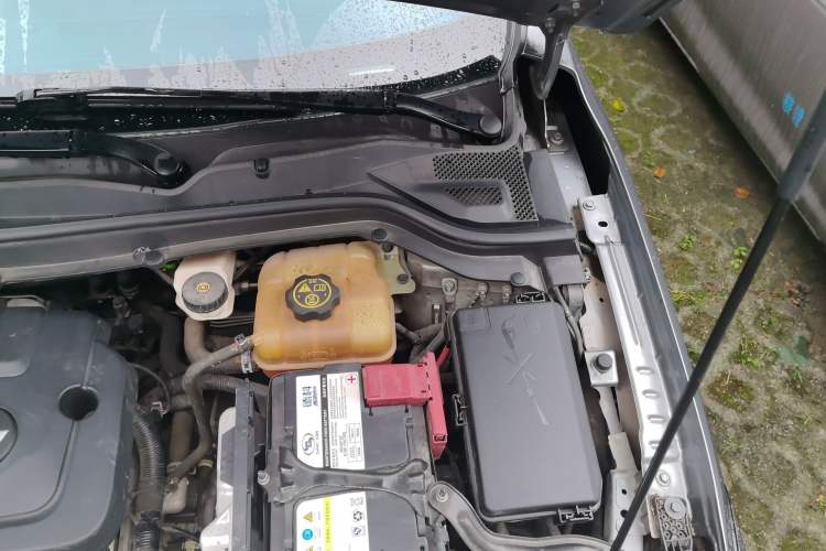 Used Chevrolet Monza 2020 320 Automatic Enjoyment Edition Engine Bay Left