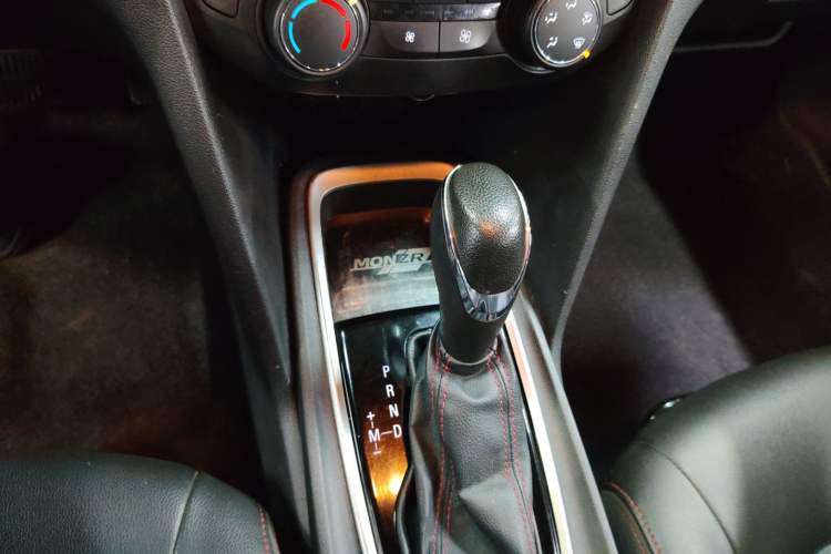 Used Chevrolet Monza 2020 Light Hybrid RS 330T Automatic Comfort Edition Gear Lever