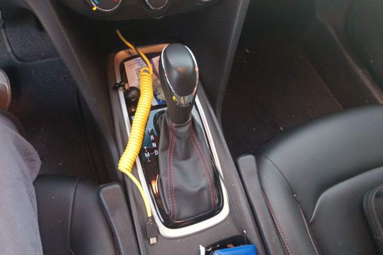 Used Chevrolet Monza 2020 Light Hybrid Redline 320T Dual-Clutch Thrilling Edition Gear Lever