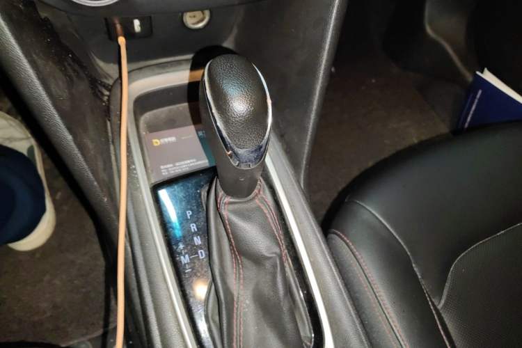 Used Chevrolet Monza 2020 Light Hybrid RS 330T Automatic Comfort Edition Gear Lever