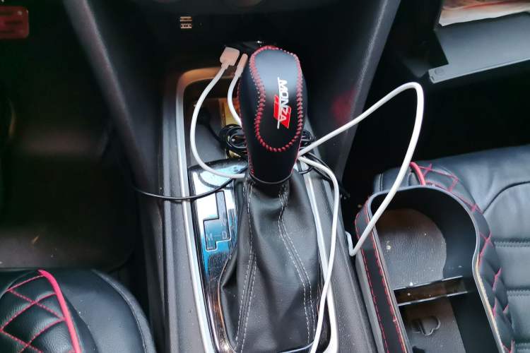 Used Chevrolet Monza 2020 320 Automatic Enjoyment Edition Gear Lever