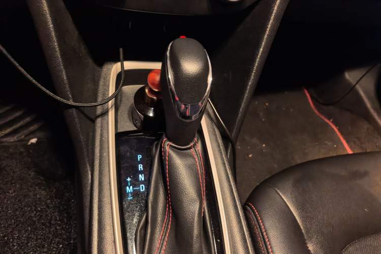 Used Chevrolet Monza 2020 Light Hybrid RS 330T Automatic Comfort Edition Gear Lever