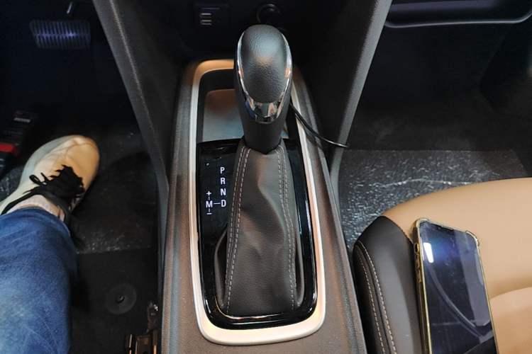 Used Chevrolet Monza 2020 320 Automatic Enjoyment Edition Gear Lever
