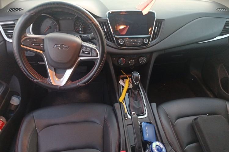 Used Chevrolet Monza 2020 Light Hybrid Redline 320T Dual-Clutch Thrilling Edition Interior 2