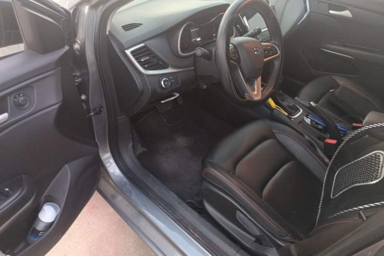 Used Chevrolet Monza 2020 Light Hybrid Redline 320T Dual-Clutch Thrilling Edition Interior 3