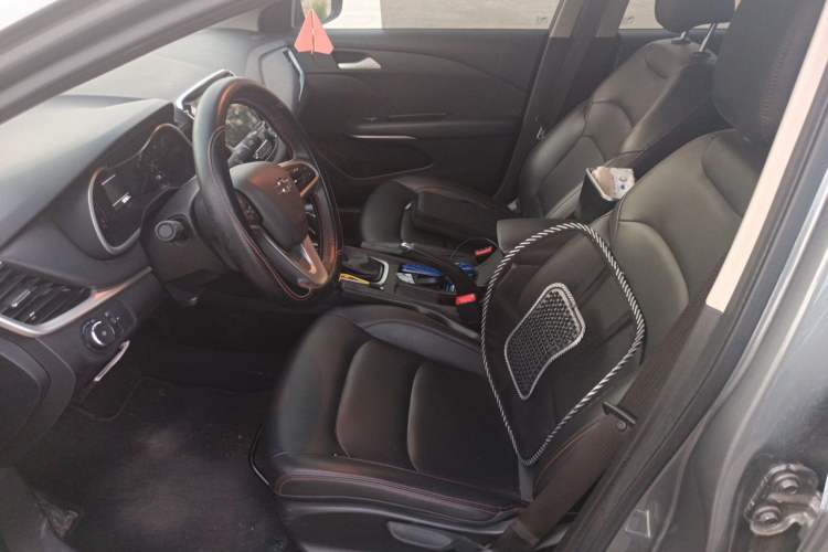 Used Chevrolet Monza 2020 Light Hybrid Redline 320T Dual-Clutch Thrilling Edition Left Front Seat
