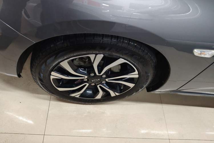 Used Chevrolet Monza 2020 Light Hybrid RS 330T Automatic Comfort Edition Left Front Wheel Hub