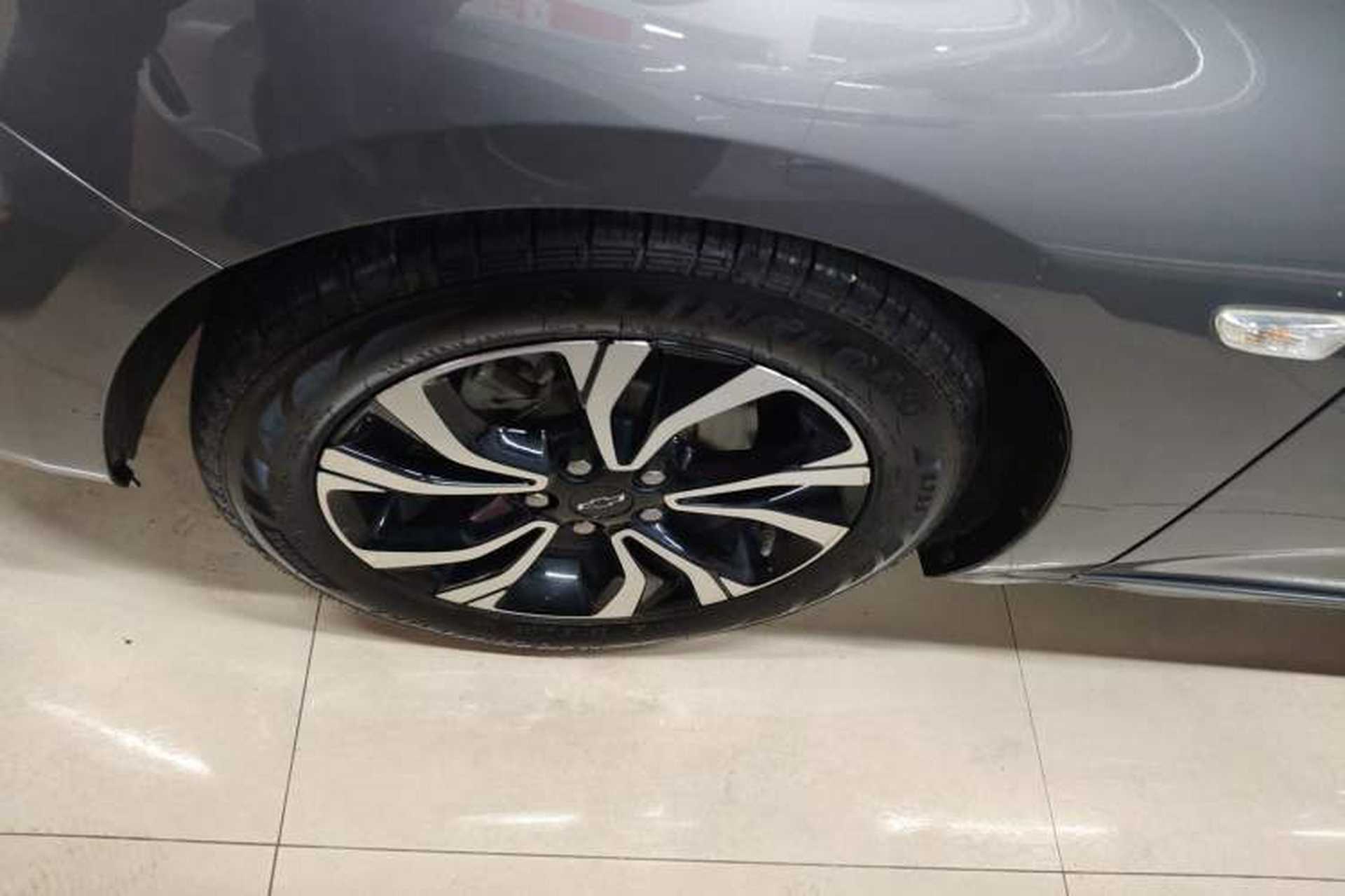 Used Chevrolet Monza 2020 Light Hybrid RS 330T Automatic Comfort Edition Left Front Wheel Hub