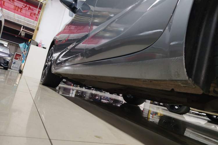 Used Chevrolet Monza 2020 Light Hybrid RS 330T Automatic Comfort Edition Left Side Sill