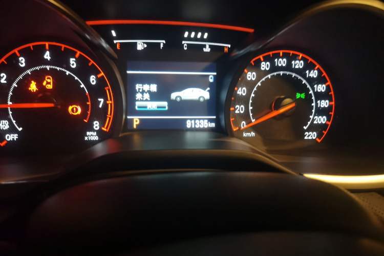 Used Chevrolet Monza 2020 Light Hybrid RS 330T Automatic Comfort Edition Odometer Close Up
