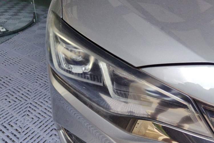 Used Chevrolet Monza 2020 Light Hybrid RS 330T Automatic Comfort Edition Right Front Headlight