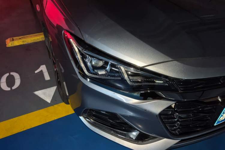 Used Chevrolet Monza 2020 Light Hybrid RS 330T Automatic Comfort Edition Right Front Headlight
