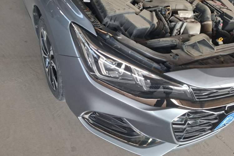 Used Chevrolet Monza 2020 Light Hybrid RS 330T Automatic Comfort Edition Right Front Headlight