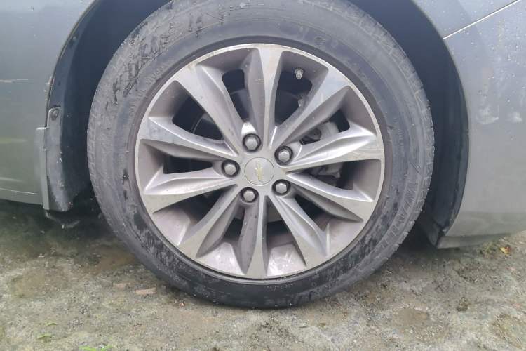Used Chevrolet Monza 2020 320 Automatic Enjoyment Edition Right Front Wheel Hub