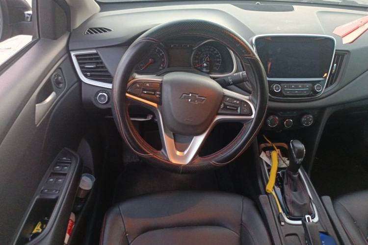 Used Chevrolet Monza 2020 Light Hybrid Redline 320T Dual-Clutch Thrilling Edition Steering Wheel