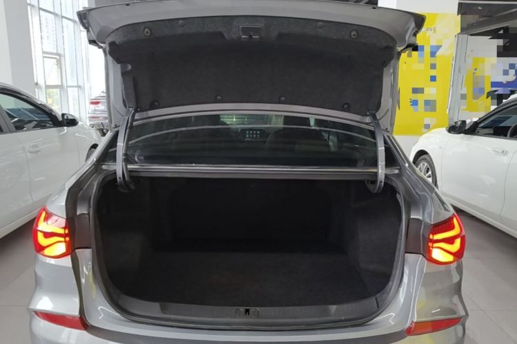 Used Chevrolet Monza 2020 320 Automatic Enjoyment Edition Trunk