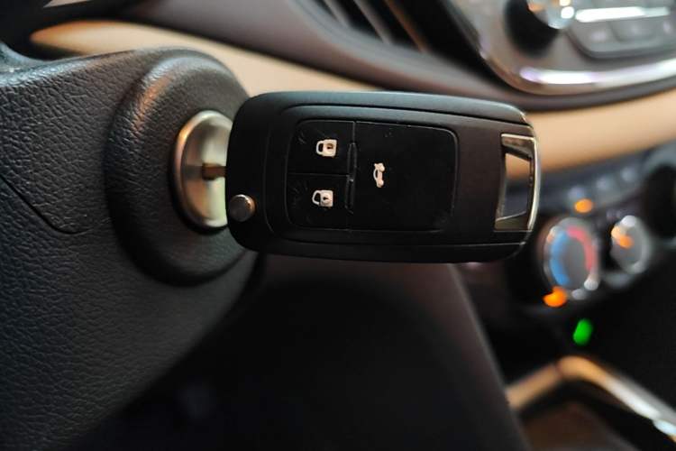 Used Chevrolet Monza 2020 320 Automatic Enjoyment Edition Vehicle Key
