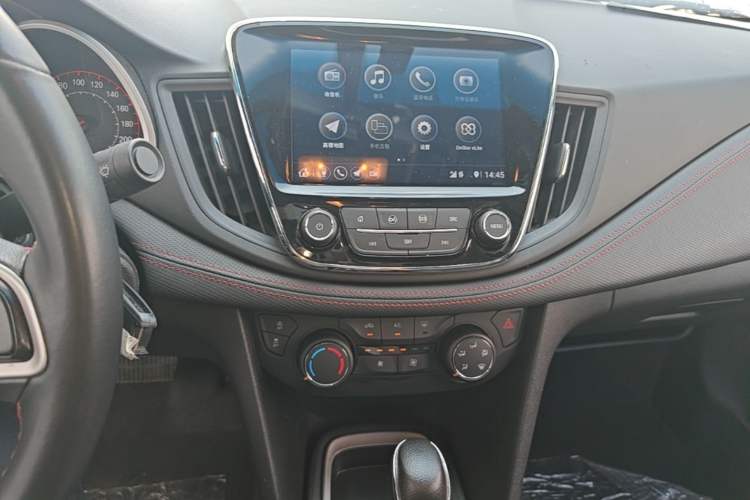 Used Chevrolet Monza 2020 Light Hybrid RS 330T Automatic Comfort Edition Audio And AC Panel