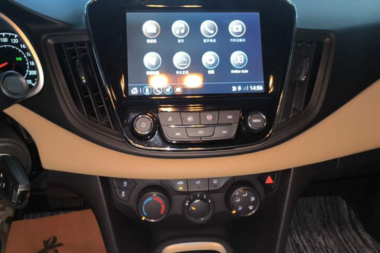 Used Chevrolet Monza 2020 320 Automatic Enjoyment Edition Audio And AC Panel