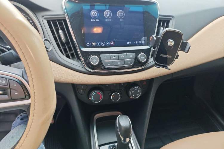 Used Chevrolet Monza 2020 320 Automatic Enjoyment Edition Audio And AC Panel