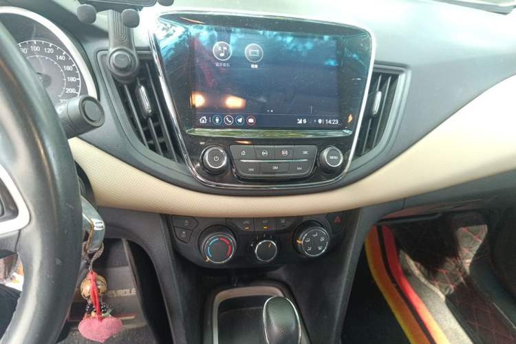 Used Chevrolet Monza 2020 320 Automatic Enjoyment Edition Audio And AC Panel