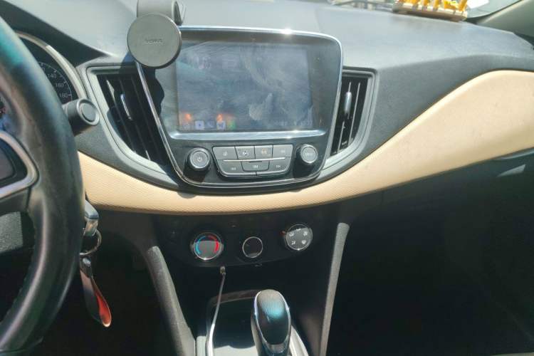 Used Chevrolet Monza 2020 320 Automatic Enjoyment Edition Audio And AC Panel
