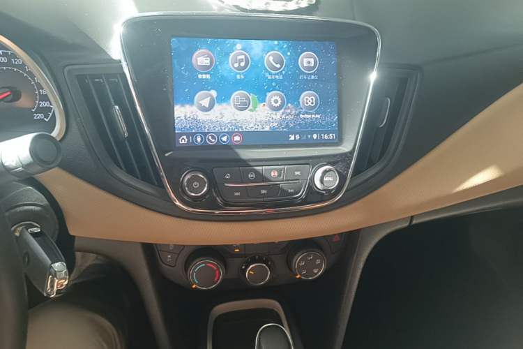 Used Chevrolet Monza 2020 320 Automatic Enjoyment Edition Audio And AC Panel