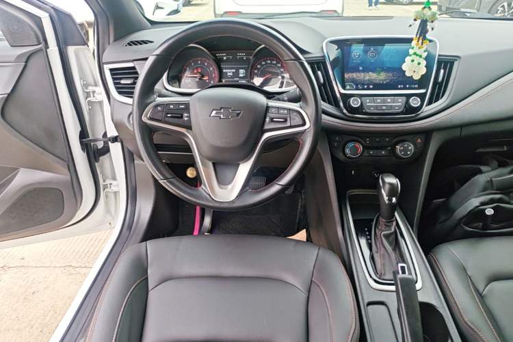Used Chevrolet Monza 2020 Light Hybrid RS 330T Automatic Comfort Edition Audio And AC Panel