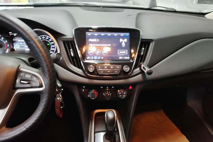 Used Chevrolet Monza 2020 Light Hybrid Redline 320T Dual-Clutch Thrilling Edition Audio And AC Panel