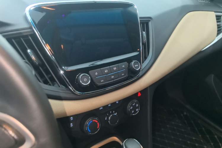 Used Chevrolet Monza 2020 320 Automatic Enjoyment Edition Audio And AC Panel