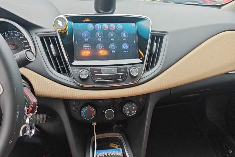 Used Chevrolet Monza 2020 320 Automatic Enjoyment Edition Audio And AC Panel