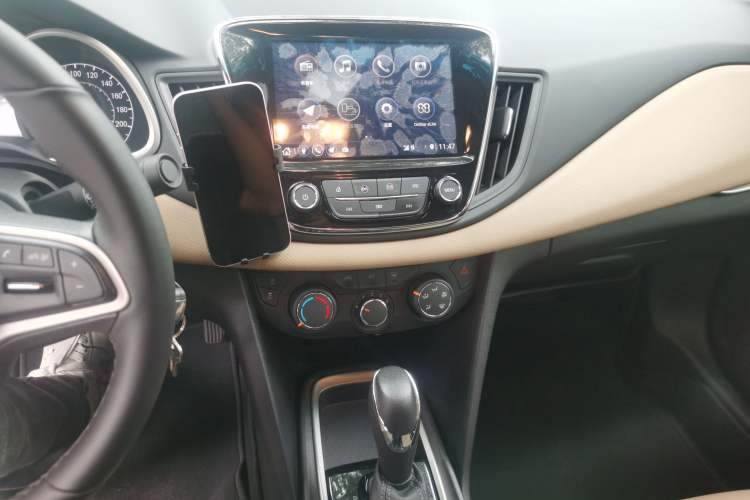 Used Chevrolet Monza 2020 320 Automatic Enjoyment Edition Audio And AC Panel