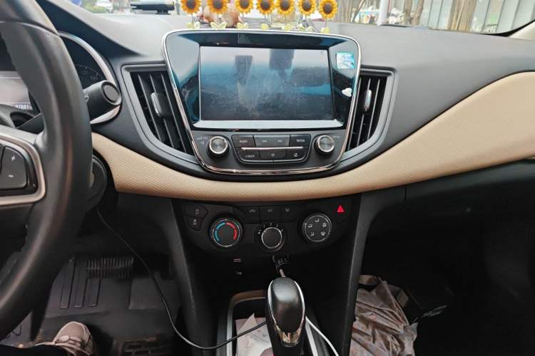 Used Chevrolet Monza 2020 320 Automatic Enjoyment Edition Audio And AC Panel
