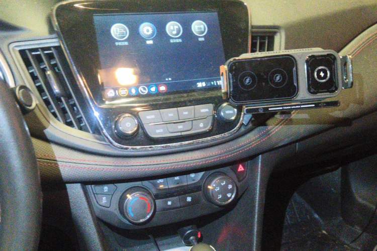 Used Chevrolet Monza 2020 Light Hybrid RS 330T Automatic Comfort Edition Audio And AC Panel