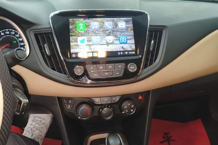 Used Chevrolet Monza 2020 320 Automatic Enjoyment Edition Audio And AC Panel