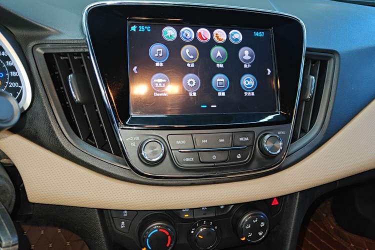 Used Chevrolet Monza 2020 320 Automatic Enjoyment Edition Audio And AC Panel